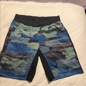 Lululemon T.H.E. Shorts Camouflage Patterned Athletic, large